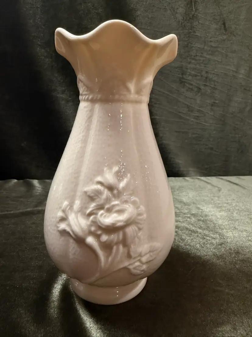 7"x3.5" Vtg Belleek Ireland White Porcelain Vase w/Scalloped Rim & Roses