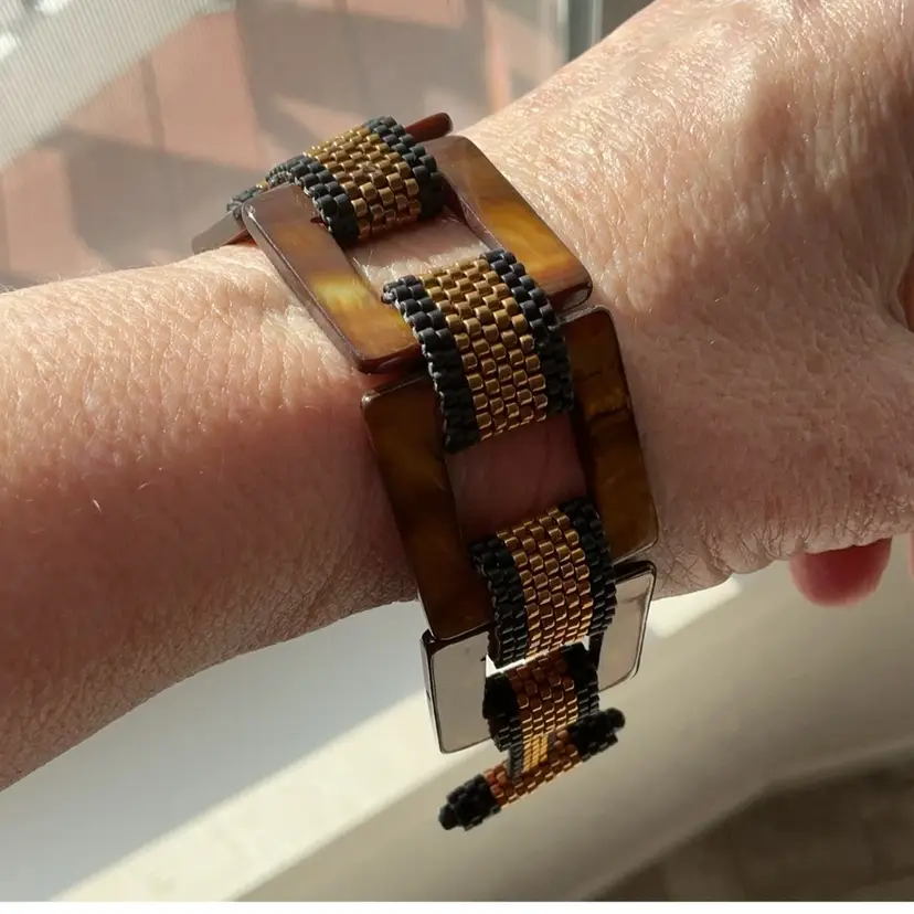 Black & Gold Bead & Shell Bracelet with Bead Toggle Artisan Made 7”
