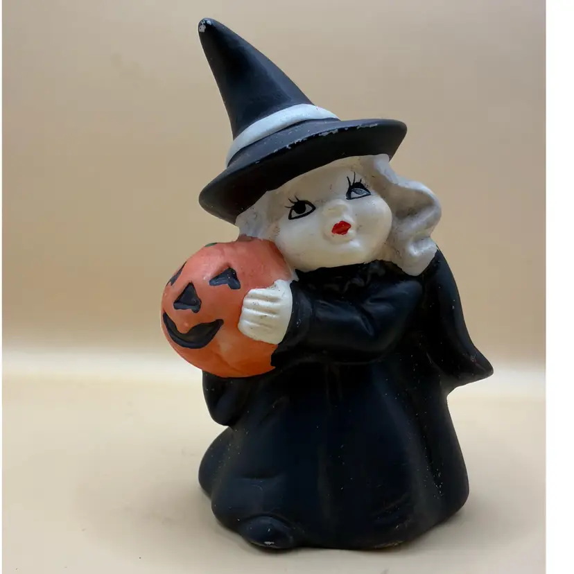 Little Vintage Witch Cutie With Jack-o’-lantern Figurine 3.75”