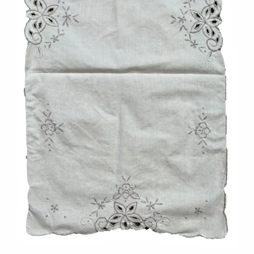 Cutwork Floral Dresser Scarf Runner Vintage Cottage Core Shabby Décor 50x15