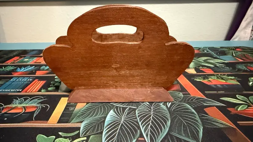 Vintage Scalloped Edge Wood Napkin or Letter Holder 4 3/4”w (outer base) x 3 3/8”h 
Interior: 6 5/8”w