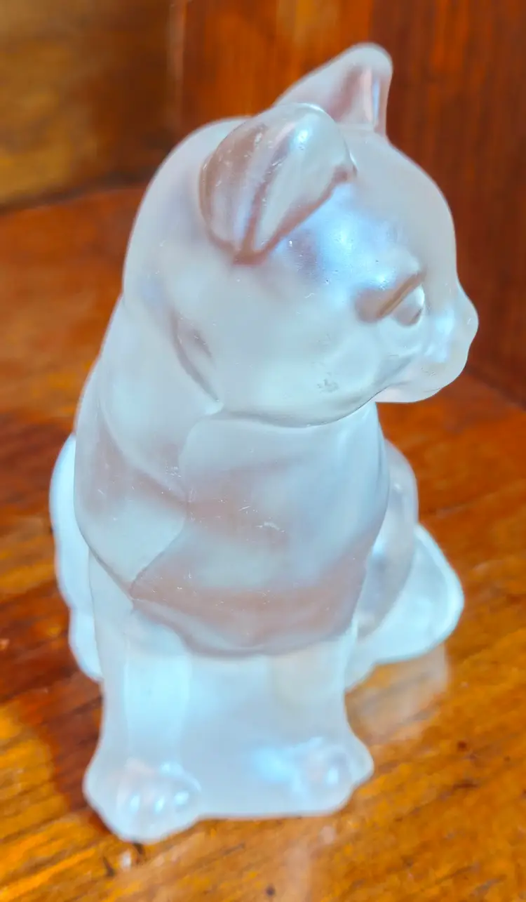 Vintage Signed Fenton Frosted Glass Sitting Cat Figurine Paper Weight 4"