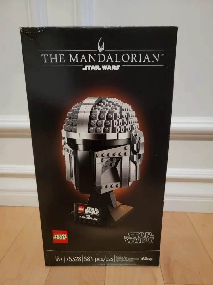 Lego 75328 - Star Wars The Mandalorian Helmet, New and Sealed