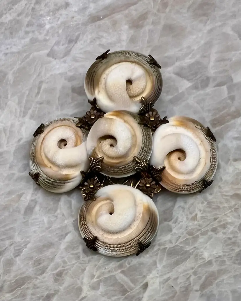 Vintage Jan Michaels San Francisco Brass CROSS Sheep Head Shells Antikwa #G-9