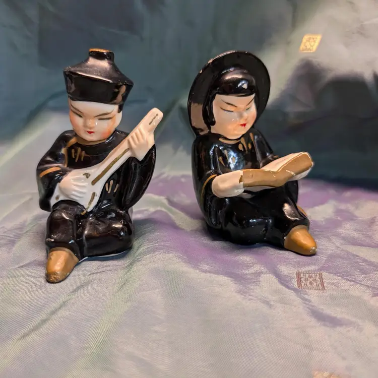 Vintage Chinese or Japanese Couple Salt and Pepper Shakers complete with cork stoppers