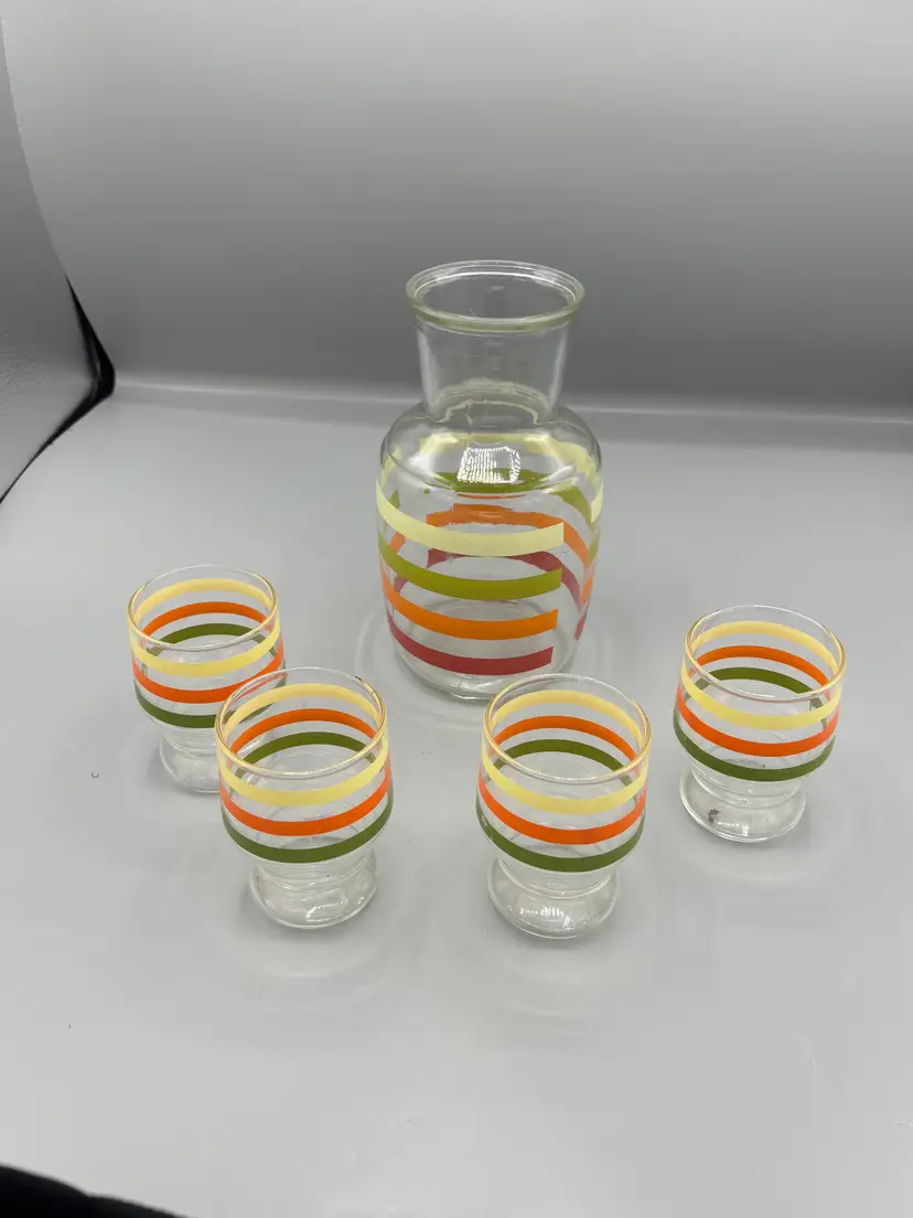 Anchor Hocking Vintage juice & 4 glasses
