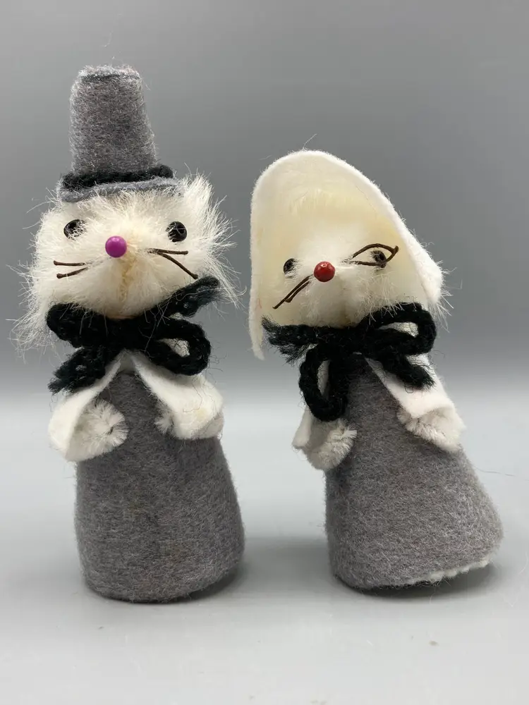 Vintage Handmade Thanksgiving Mice Pilgrim Couple