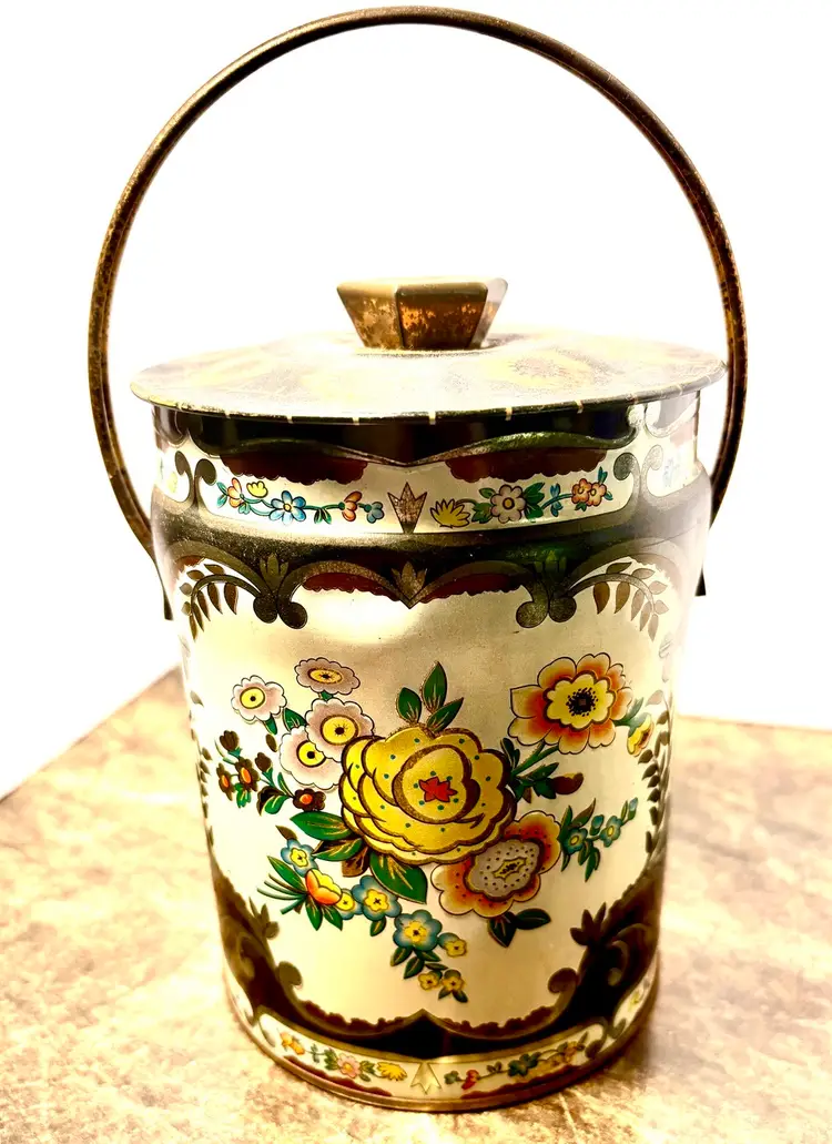 Murry-Allen “English Cottage Decor” Vintage Candy Tin Made In England