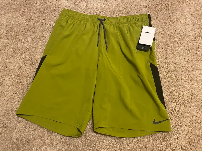 Nike Men's Size Large Green Swim Trunks - New w/ Tags - Four-Way Stretch