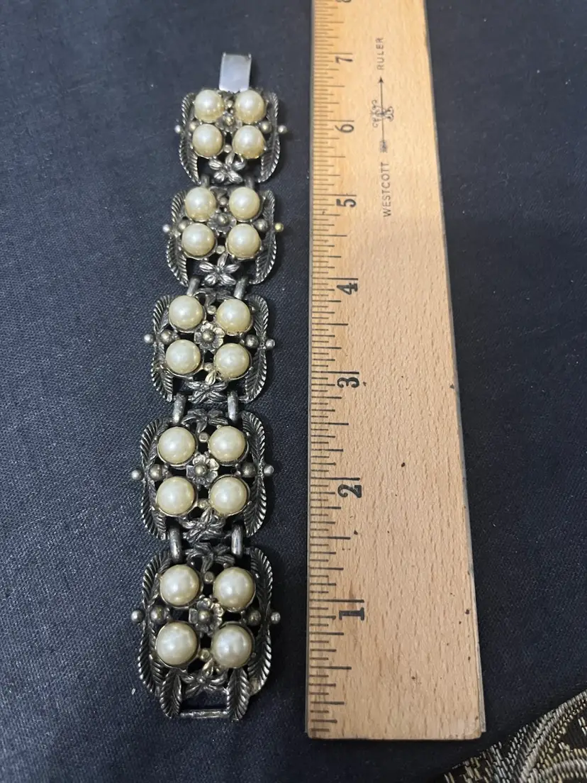 Vintage Faux Pearl Floral Panel Bracelet 6.75”