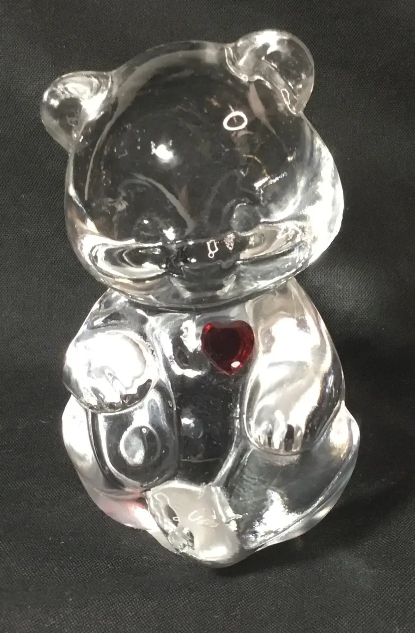 Fenton, clear glass bear with birthstone heart, Red--July, 3.5"