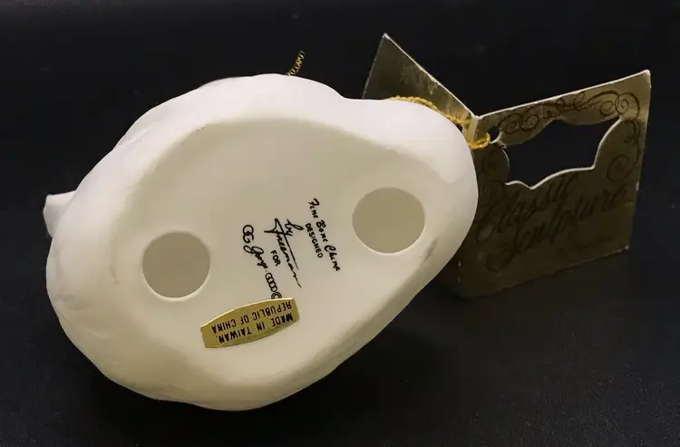 Baby duckling bone china hang tag attached