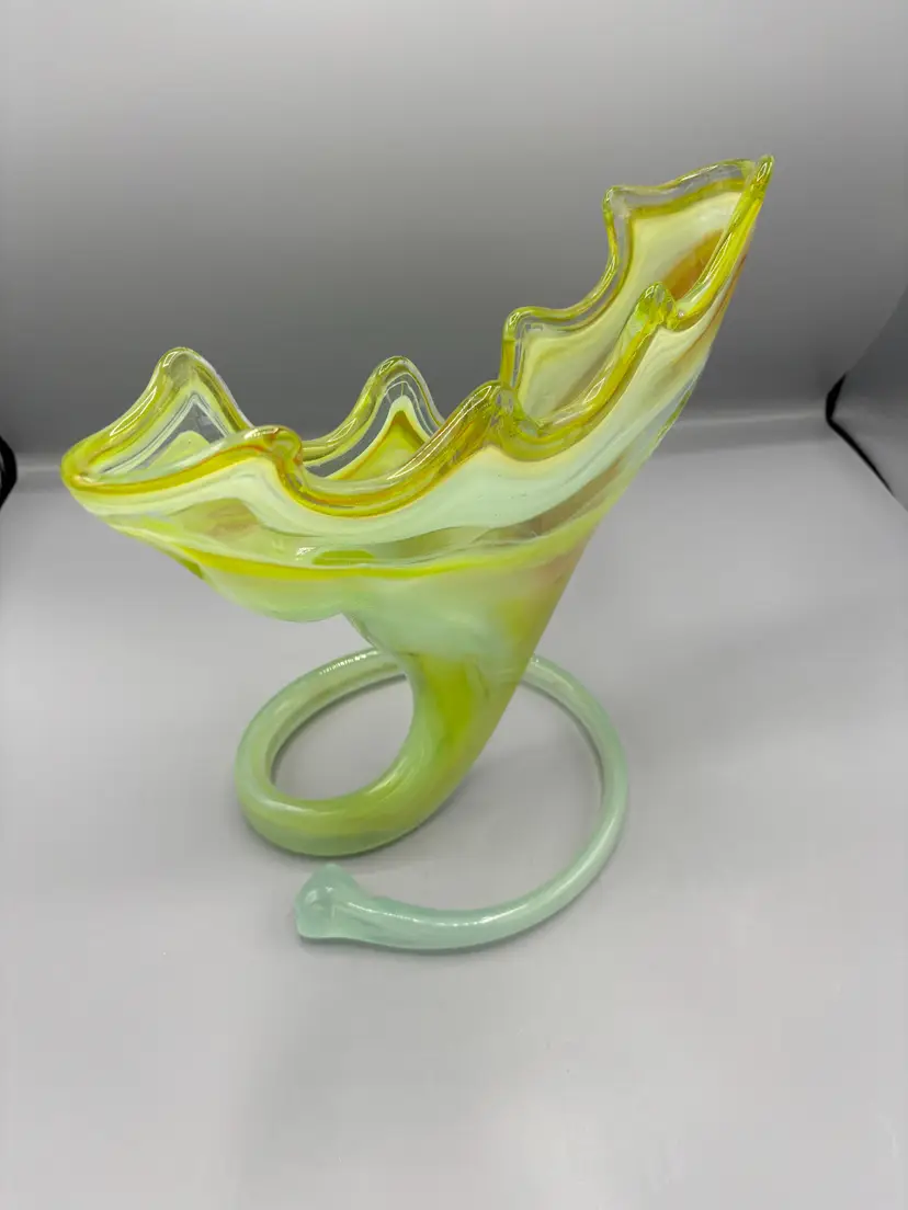 Vintage hand blown art glass yellow swirl fan vase