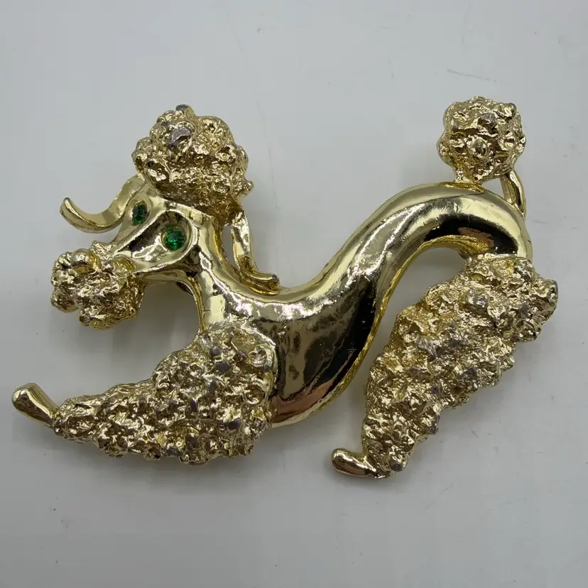 Gerry’s Gold Tone Poodle Brooch Green Rhinestone Eyes