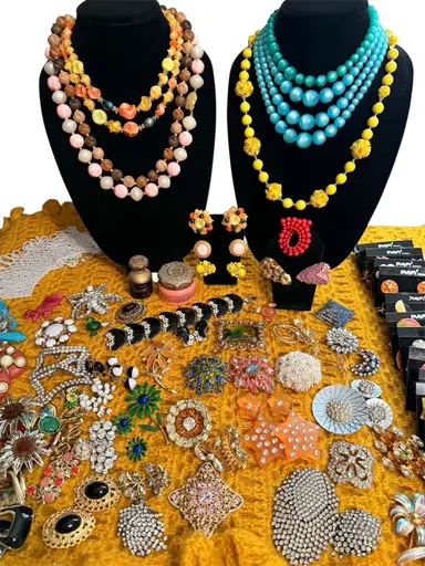 Retro Jewelry 🌻🌻