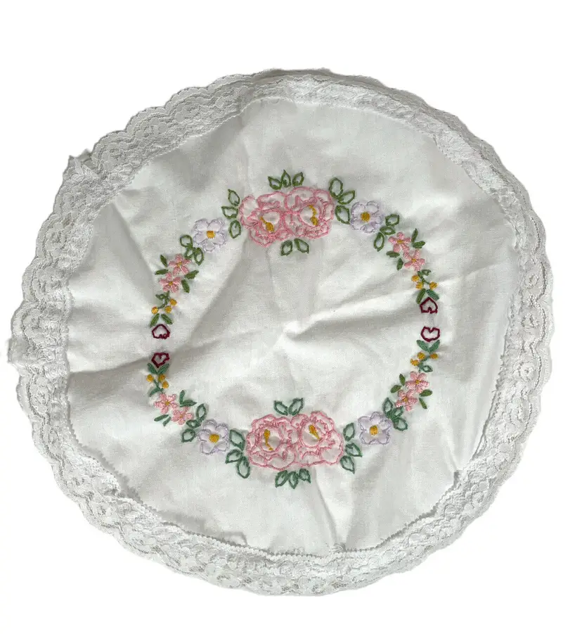 Vintage Hand Stitched Embroided Round Doily Roses Hearts Lace Edge Table Scarf