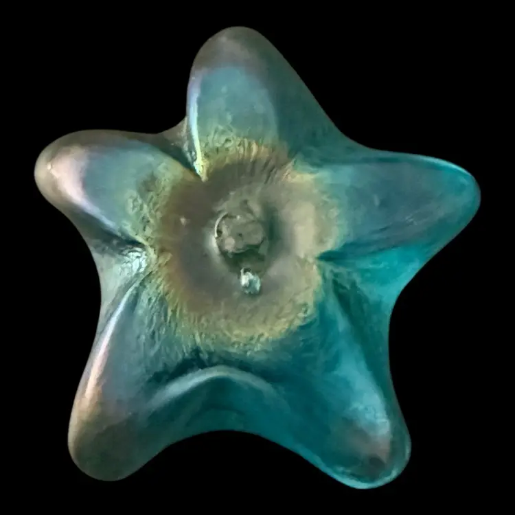 Robert Held Blue Iridescent Glass Starfish Paperweight 2.5”