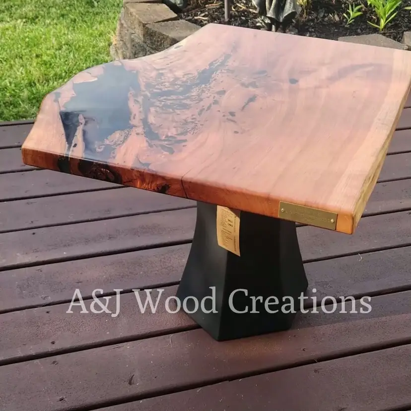 Side table (Cherry Wood)
