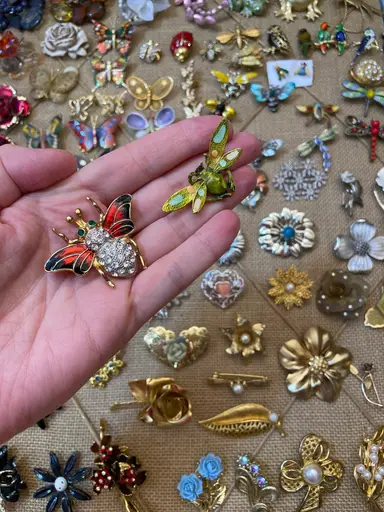 Popup Brooch Party 🎉