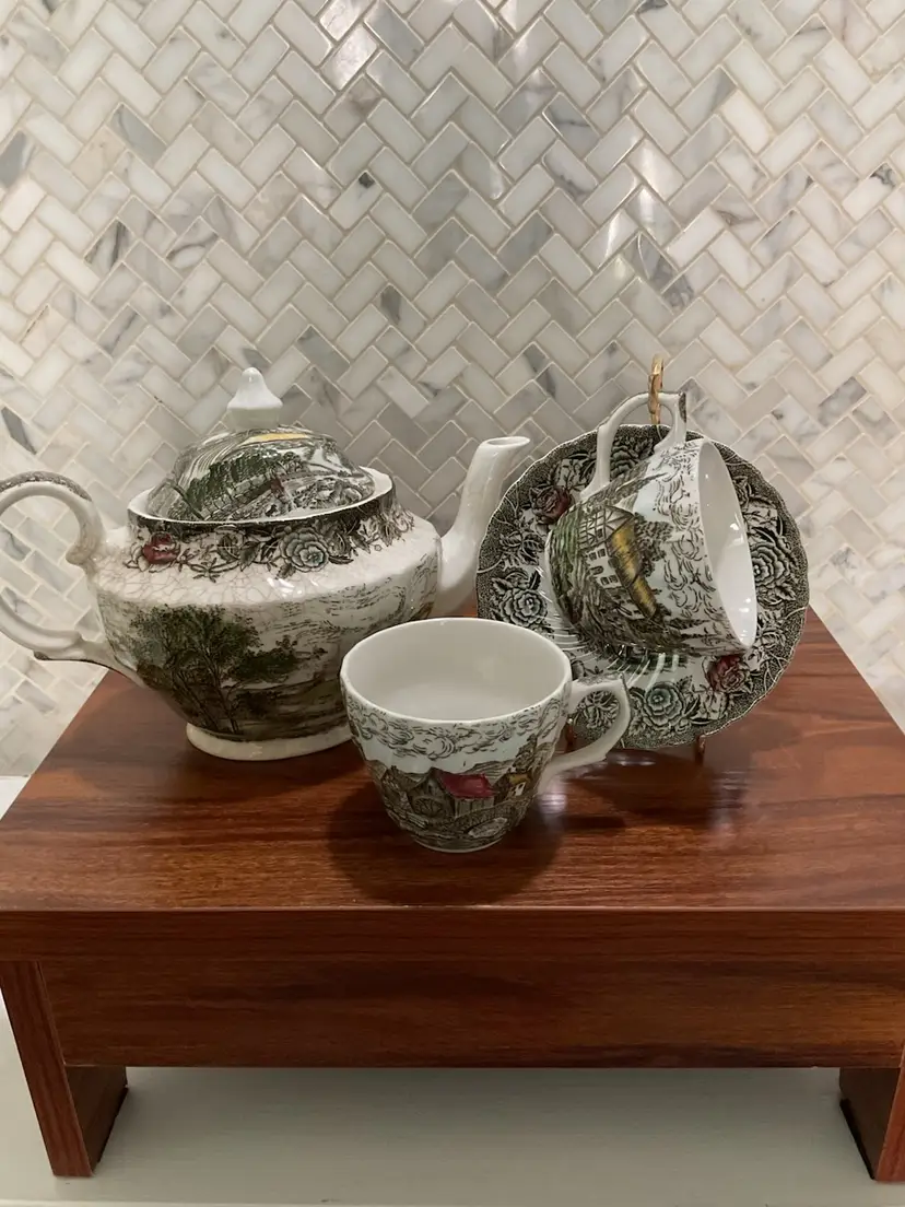 Johnson Bros “Friendly Village” Teapot Set - Call Outs