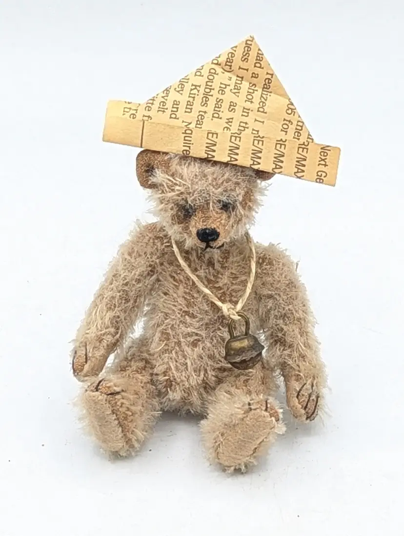 OOAK Miniature Artist Teddy Bear "Flannery" by Peggy Fleming Des Moines Iowa 3.25"