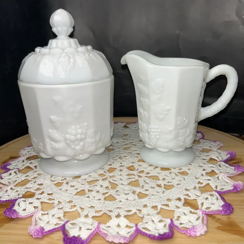 Vintage Westmoreland Panel And Grape Cream And Sugar With Lid-Set