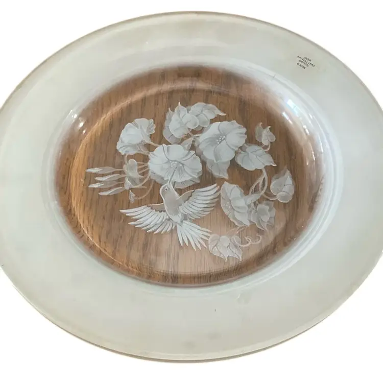 Beautiful 8” Hummingbird Plates 24% Full Lead Crystal