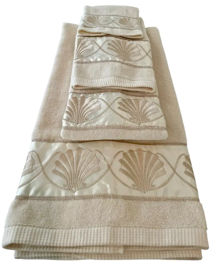 J C Penney 1 Bath, 2 Hand Towels & 1 Washcloth Ivory Embroidered Satin Shells