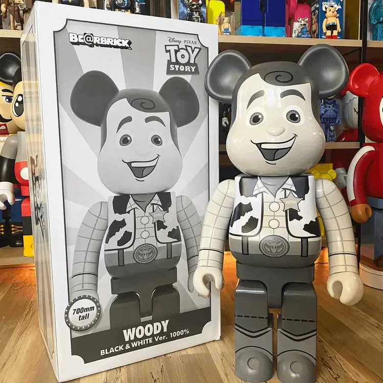 Bearbrick 1000% Woody Toy story Black and White