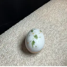 Japanese Porcelain Daisy Egg Trinket Box 2”
