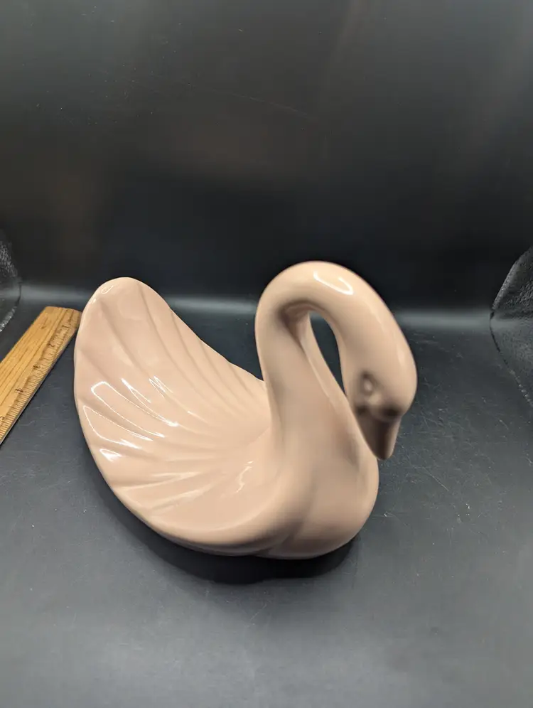 Vintage Light Pink Swan Ceramic Bathroom Towel Washcloth Holder MCM Marked With an "H".