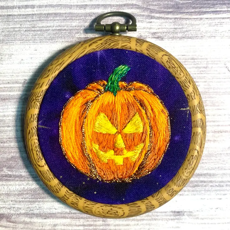Pumpkin Jack O Lantern Mini Hand-Embroidery Hoop 3"