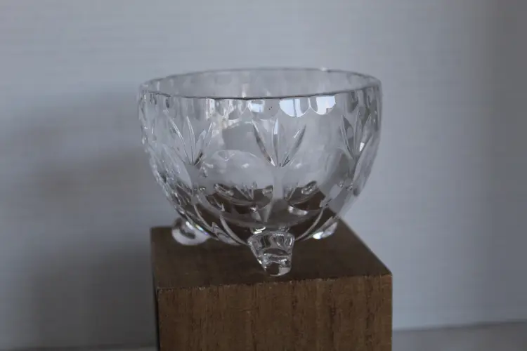 VINTAGE Crystal Clear Industries Scroll Foot 3 Toe Open Nut Candy Sugar Bowl