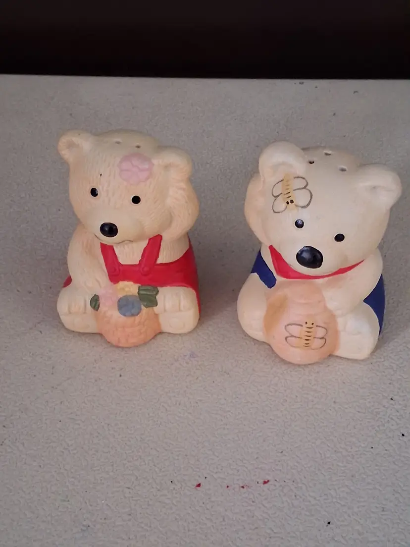 Adorable Bear Salt and Pepper Shakers ~ Cute Kitchen Decor