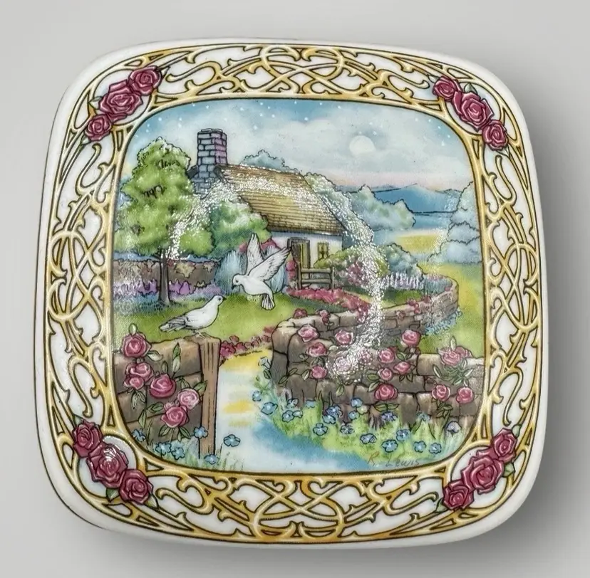 1993 Heritage House Valentine Serenades "Star Dust" Porcelain Music Box R Lewis