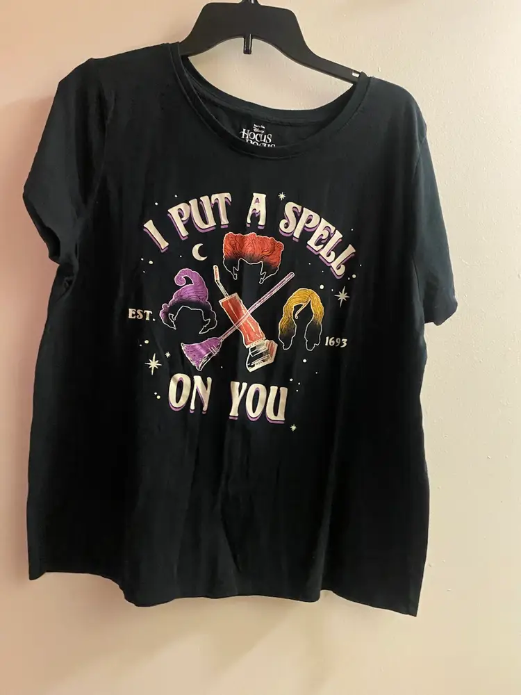 Disney Womens Hocus Pocus Black Graphic Tee T Shirt XL 44” I Put A Spell On You