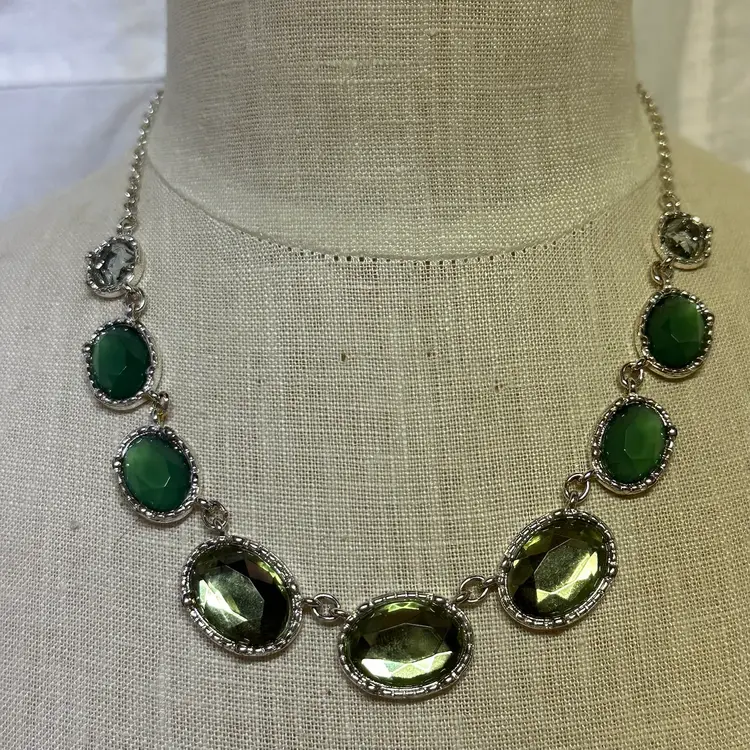 Vintage Avon SAQ Silver Chain Necklace With Shades Of Green Faux Gemstone