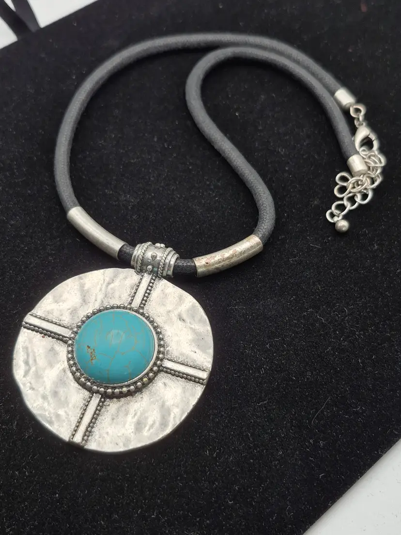 Vintage Turquoise on Silver Pendant Necklace