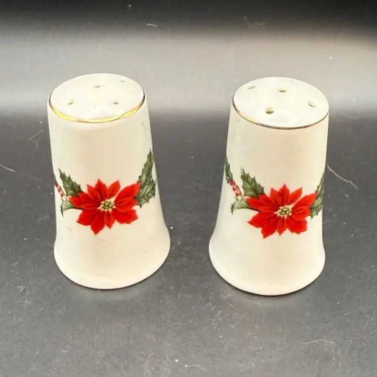Poinsettia By Lefton Salt And Pepper Shakers