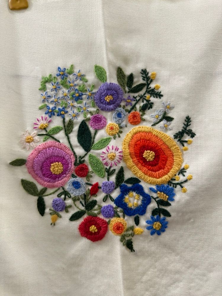 Vintage MCM Handmade Floral Bouquet Flowers Crewel On Linen