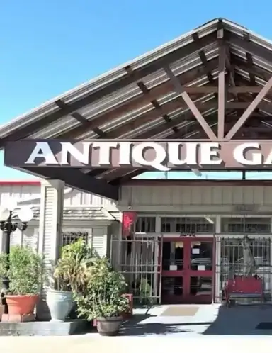 Quick Pop Up At The Antique Mall