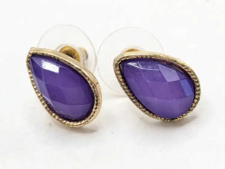 Gold Tone Purple and Pink Faceted Stud Pierced Earrings Set