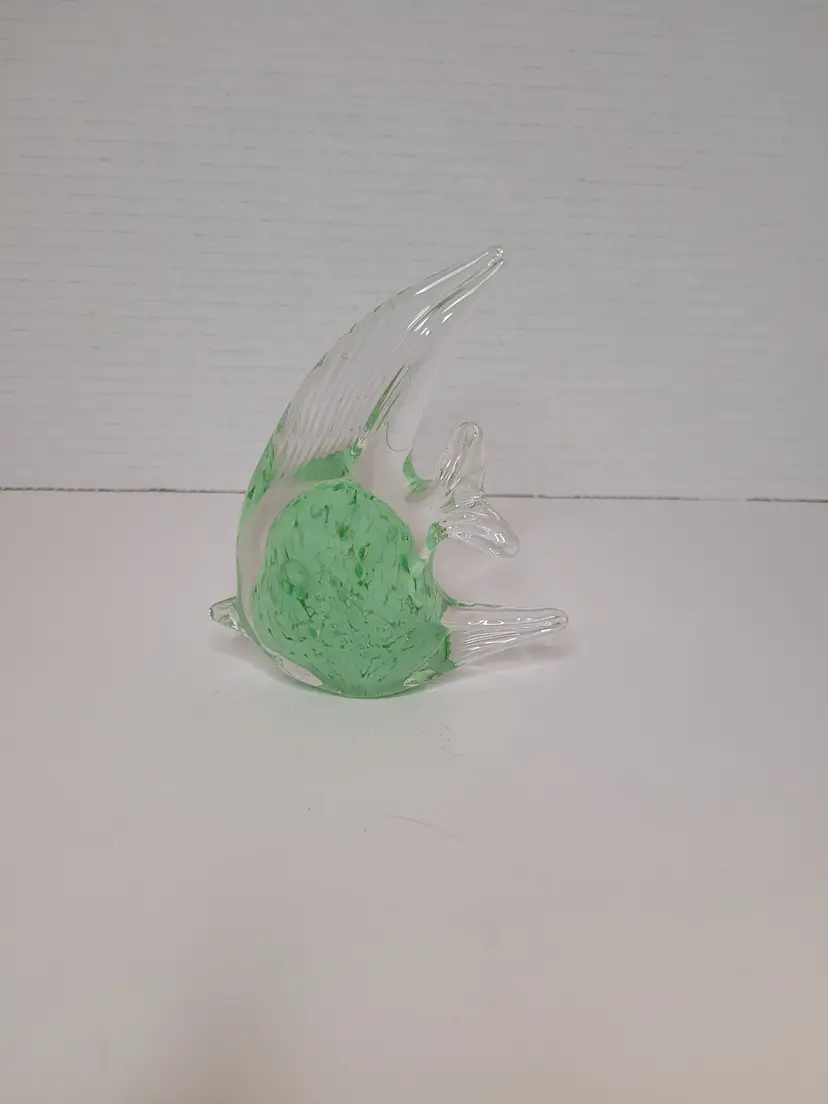 Art Glass Fish Pale Green 5 in