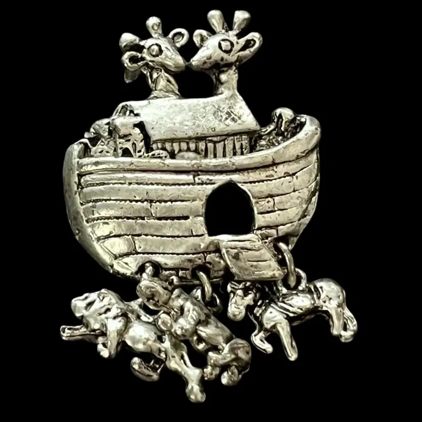 Pin Back Or Brooch As Pictured Noah's ark