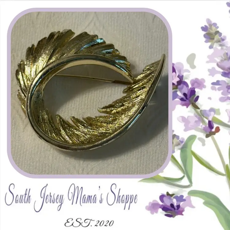 Vintage Lisner Gold Tone Feather Brooch