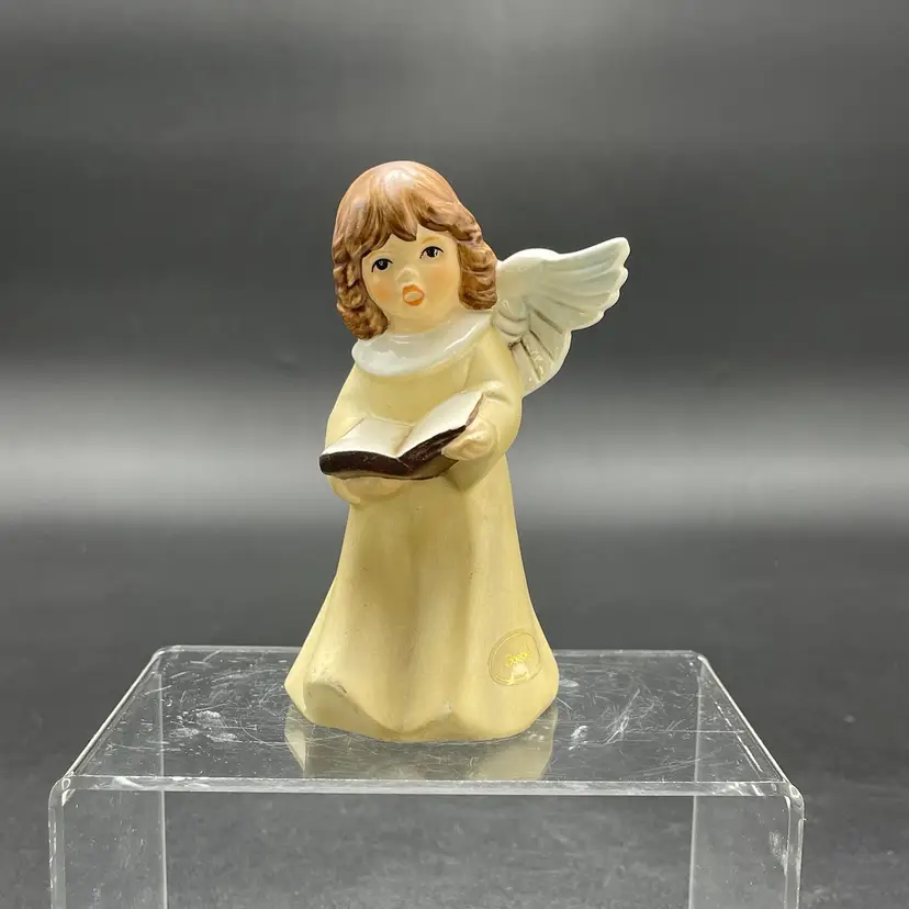 Goebel Porcelain Angel #41003 Dreamy Angel Series Vintage Figurine