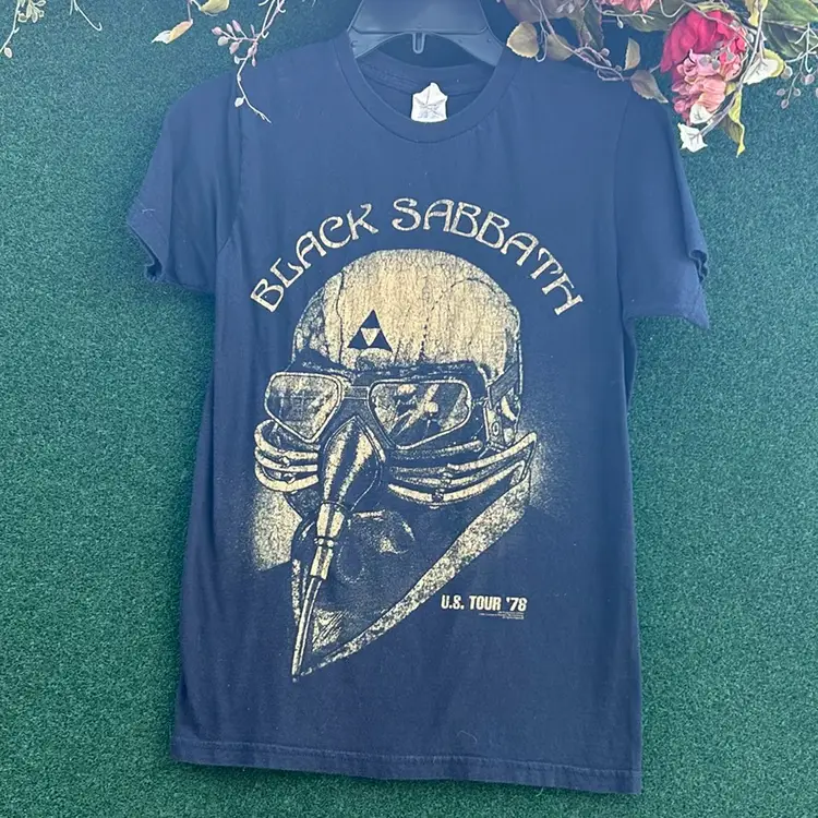Black Sabbath, Us Tour 78’
Printed Black T-Shirt
With Hangtag 
