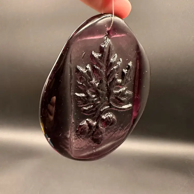 Amethyst Pressed Glass Large Leaf Suncatcher, UV Reactive 4”H 4.5”W Unsigned
