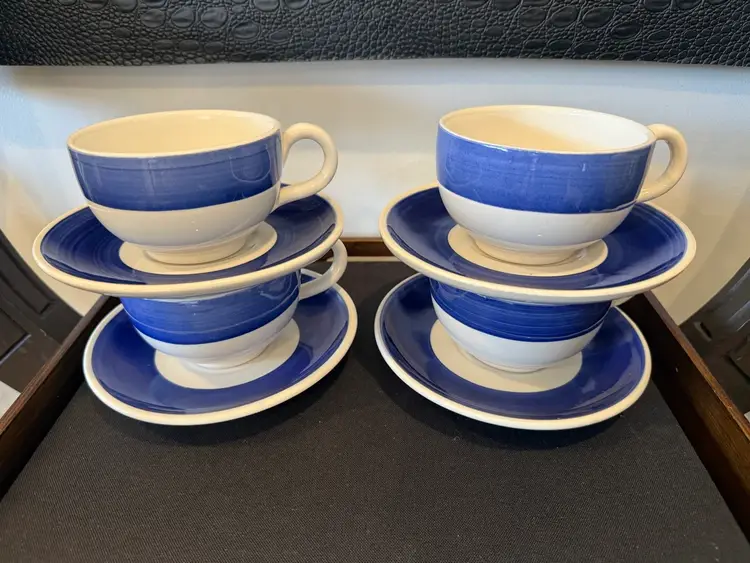 RARE Ceramica San Marciano Made in Italy Handpainted, SET OF 4 Saucers & 4 Cups