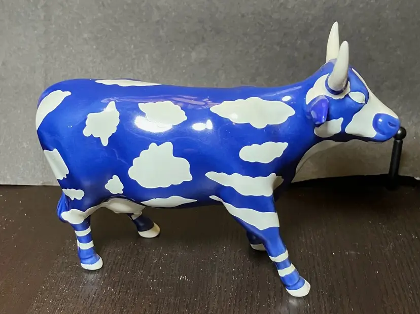 VTG Cow Parade Figurine Sky Cow #9151 Holdings Corporation 2000